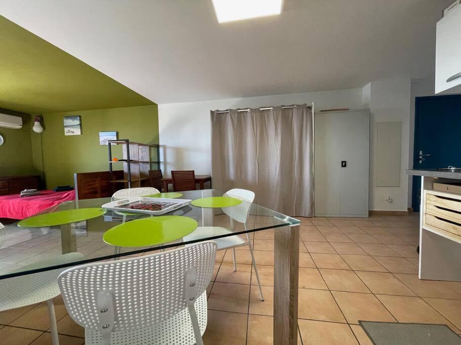 Immense Studio 51 Jusqu'A 4 Personnes Avec Vue Mer Saint-Denis Exterior foto