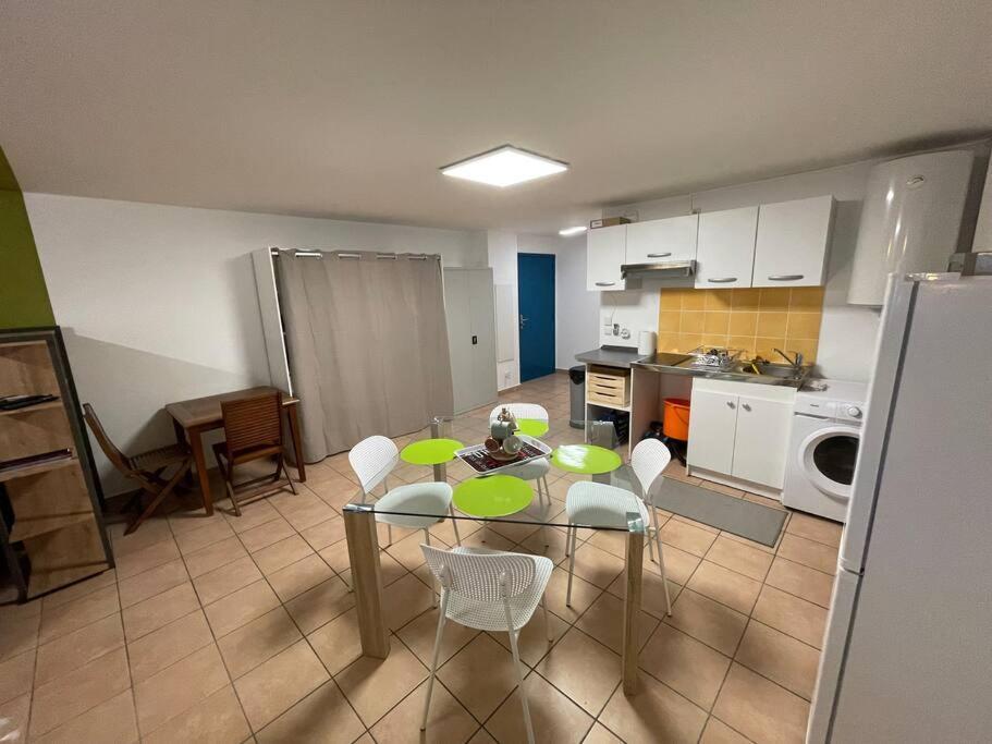 Immense Studio 51 Jusqu'A 4 Personnes Avec Vue Mer Saint-Denis Exterior foto