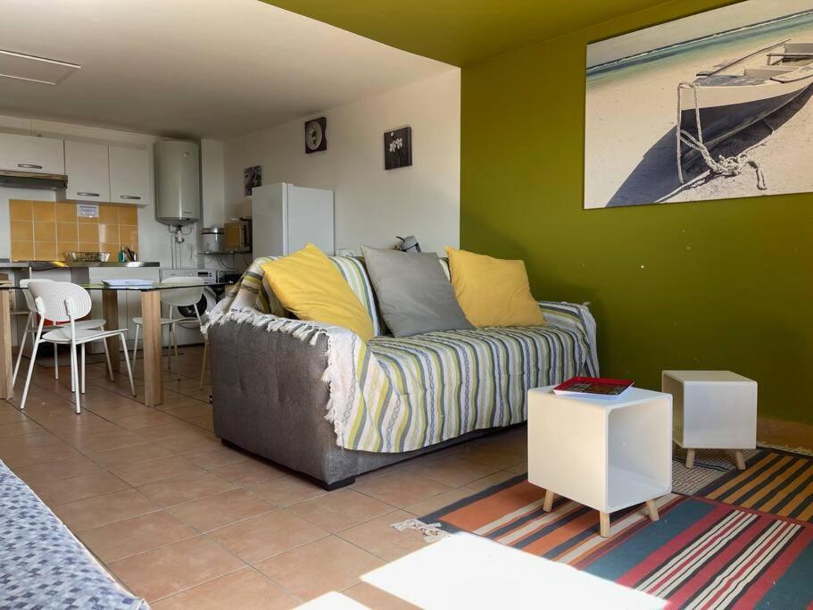 Immense Studio 51 Jusqu'A 4 Personnes Avec Vue Mer Saint-Denis Exterior foto