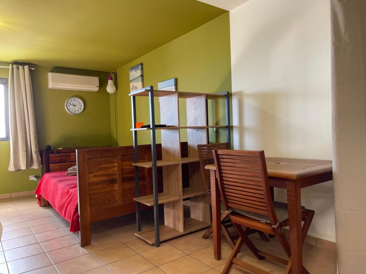 Immense Studio 51 Jusqu'A 4 Personnes Avec Vue Mer Saint-Denis Exterior foto